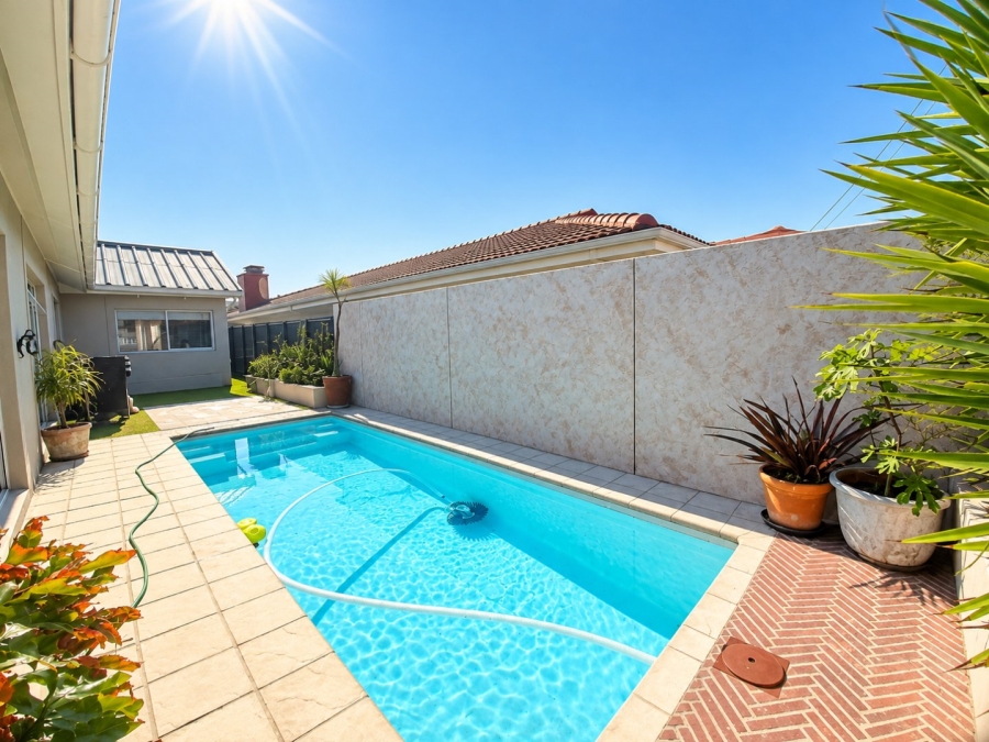 4 Bedroom Property for Sale in Melkbosstrand Central Western Cape